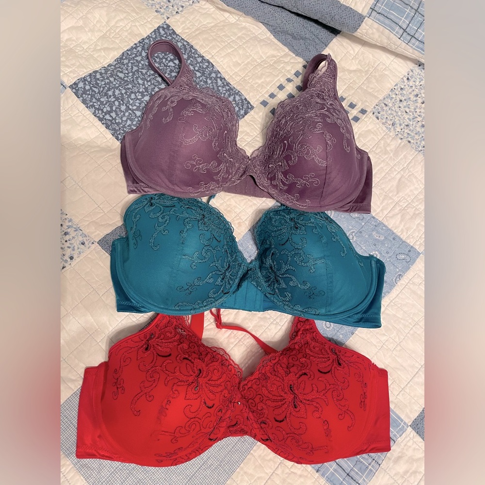 Lot of three Playtex bras size 42C